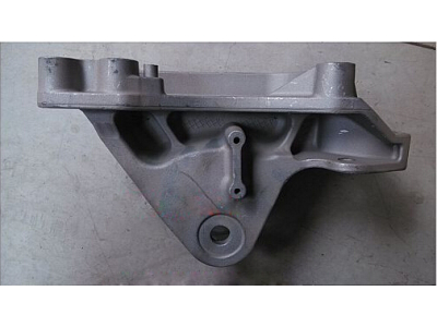 Кронштейн передней подвески кабины левый Н А7 HOWO A7 AZ1664430043 фото 1 Мурманск